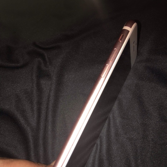 iPhone 7 - Picture 2 of 6